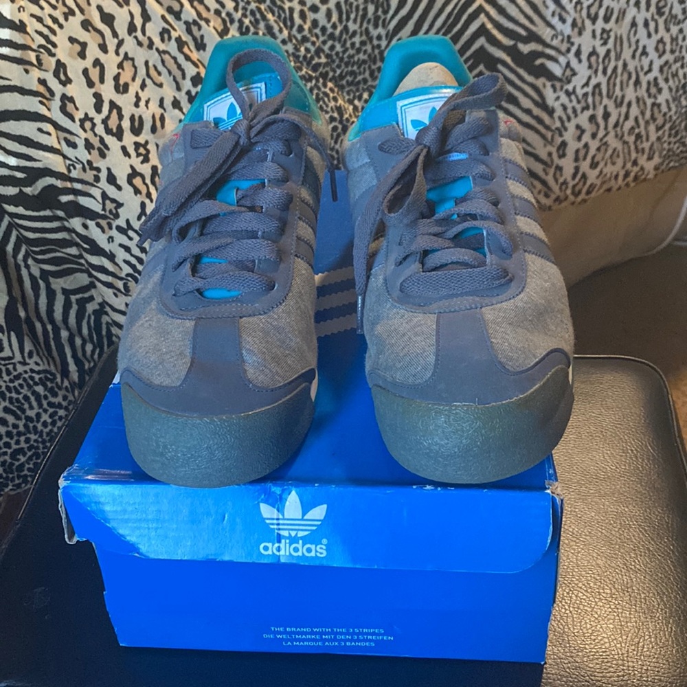 Teal, gray and pink Samoas